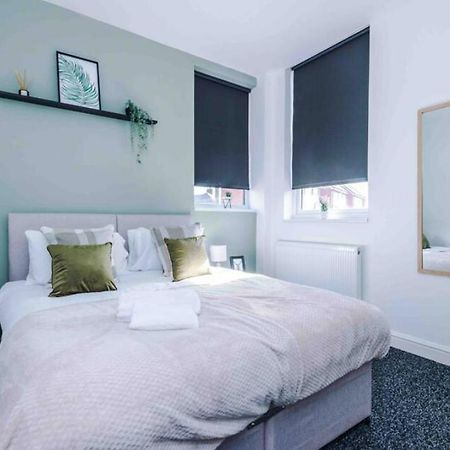 Spacious One-Bedroom Apartment In Saint Helens St Helens  Exterior foto